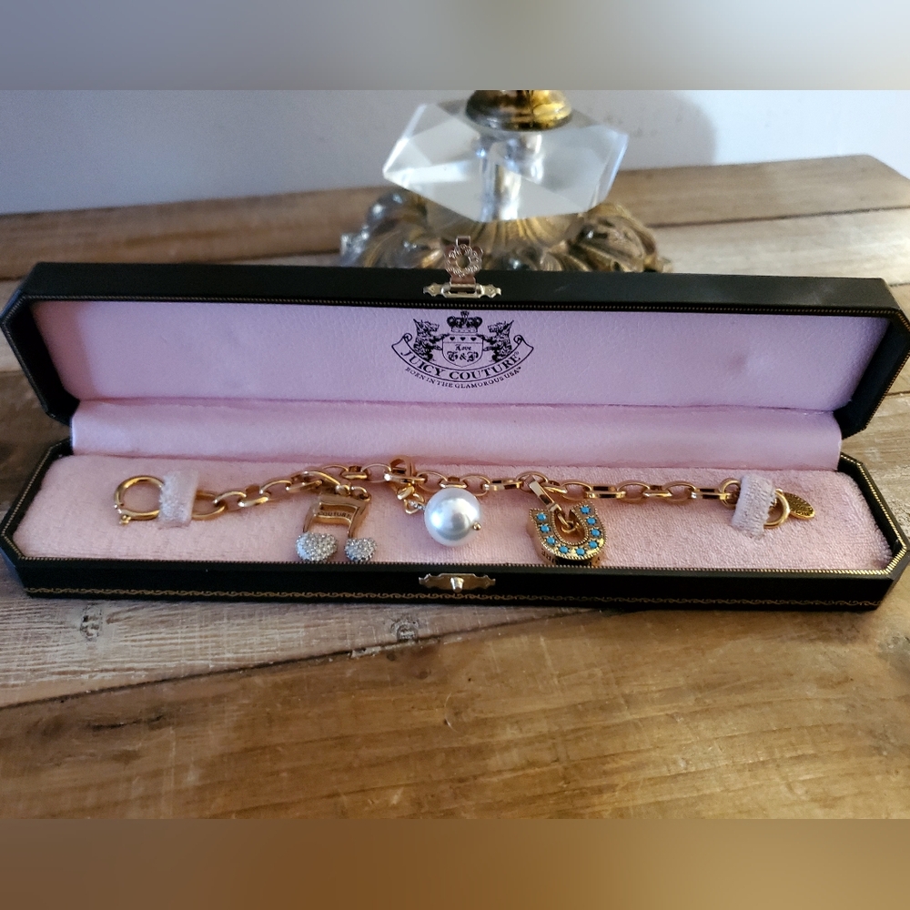 Especial Edition 2008 JUICY COUNTURE  Elegant Gold Charm Bracelet
